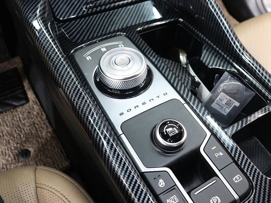 Kia Sorento — фото 9