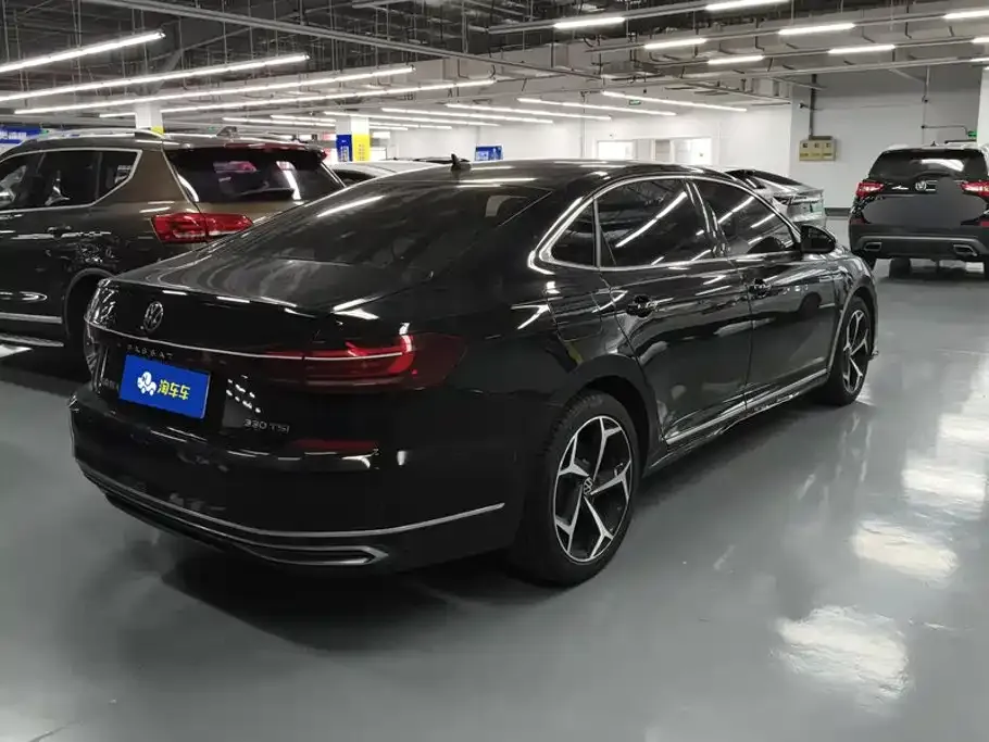 Volkswagen Passat — фото 6