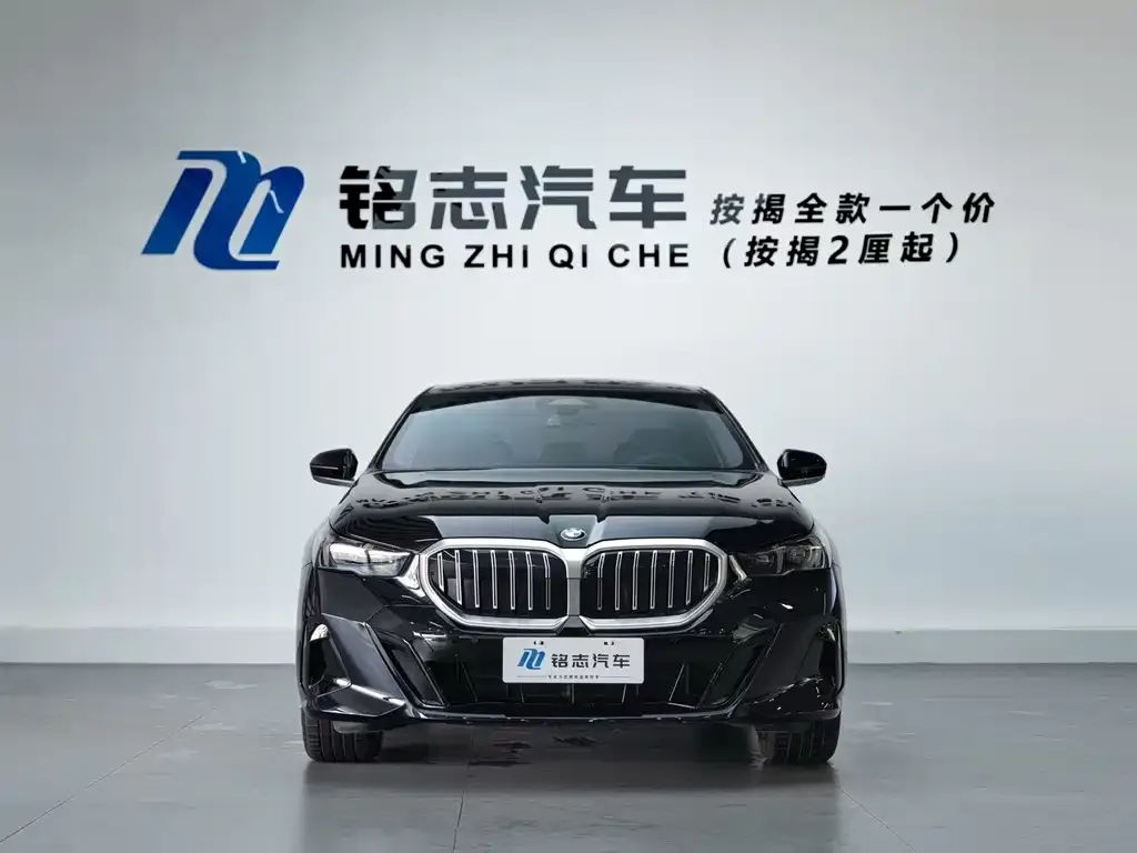BMW 5 Series — фото 2