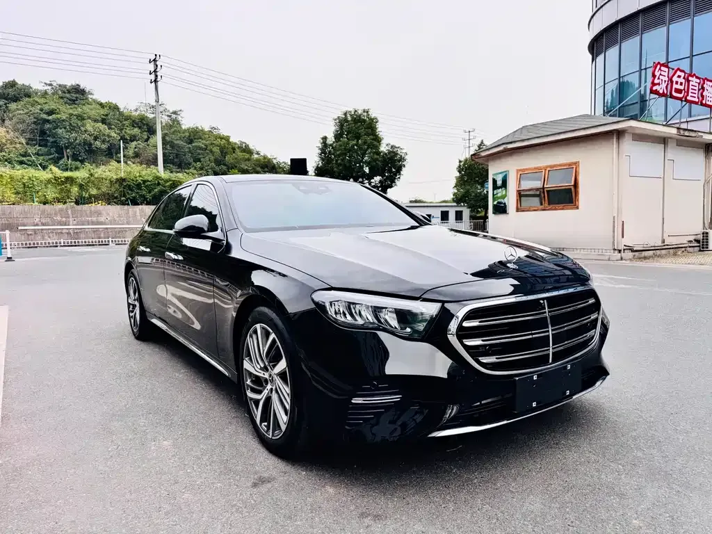 Mercedes-Benz E-Class — фото 7