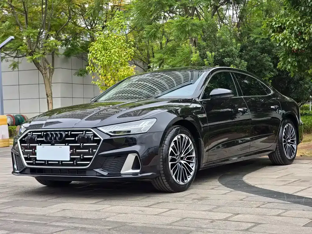 Audi A7L — фото 1