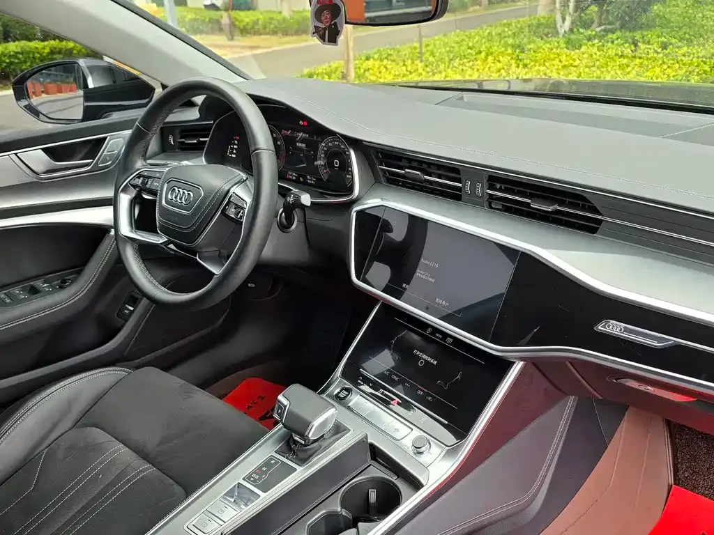 Audi A7L — фото 7