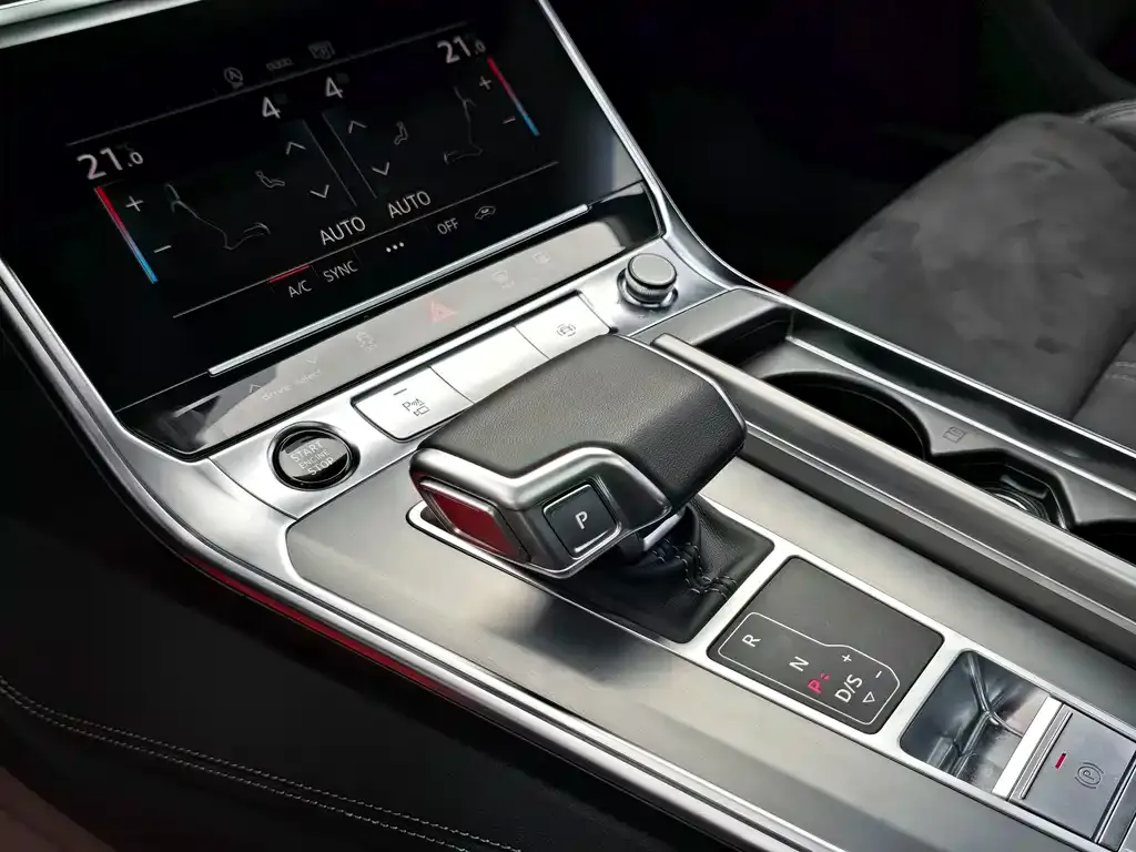 Audi A7L — фото 5