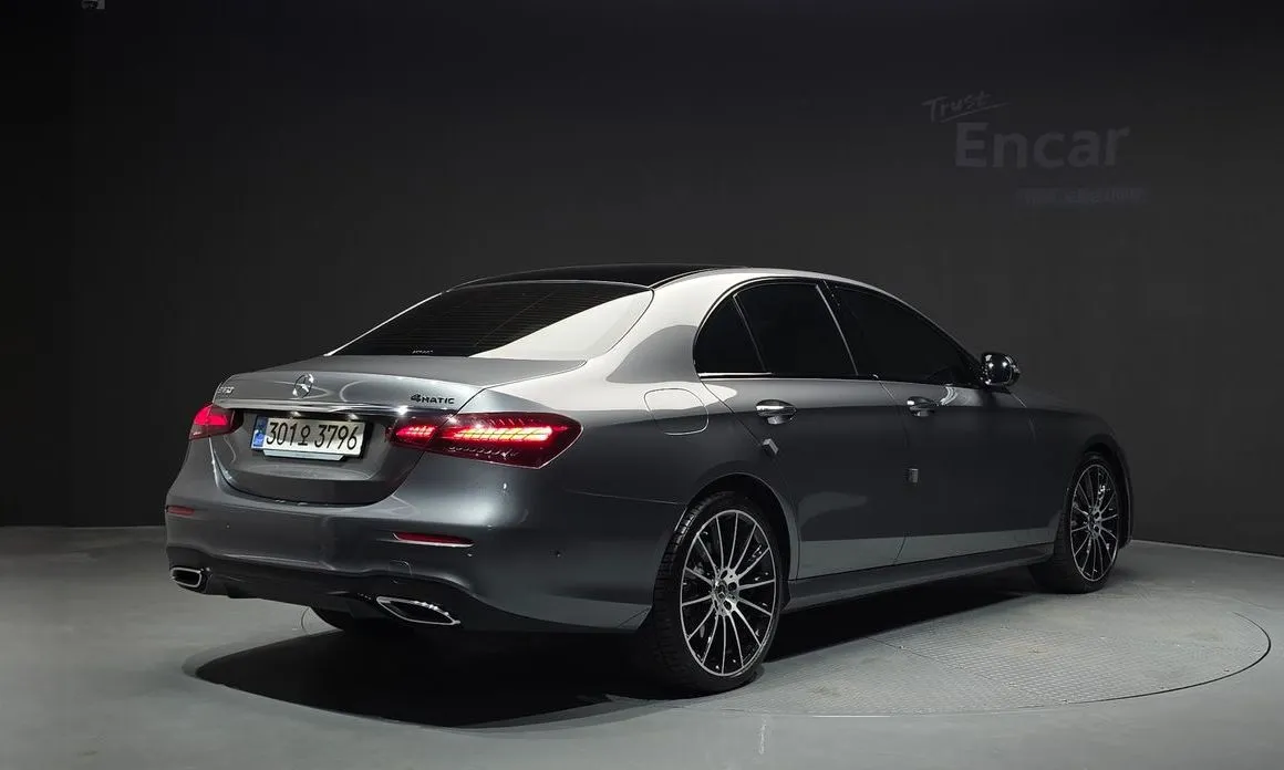 Mercedes-Benz E-Class — фото 6
