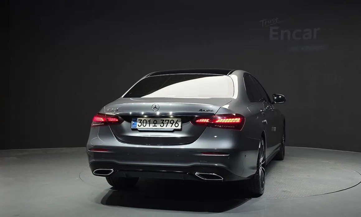 Mercedes-Benz E-Class — фото 2