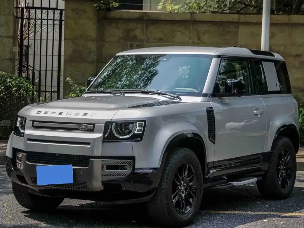Land Rover Defender — фото 1