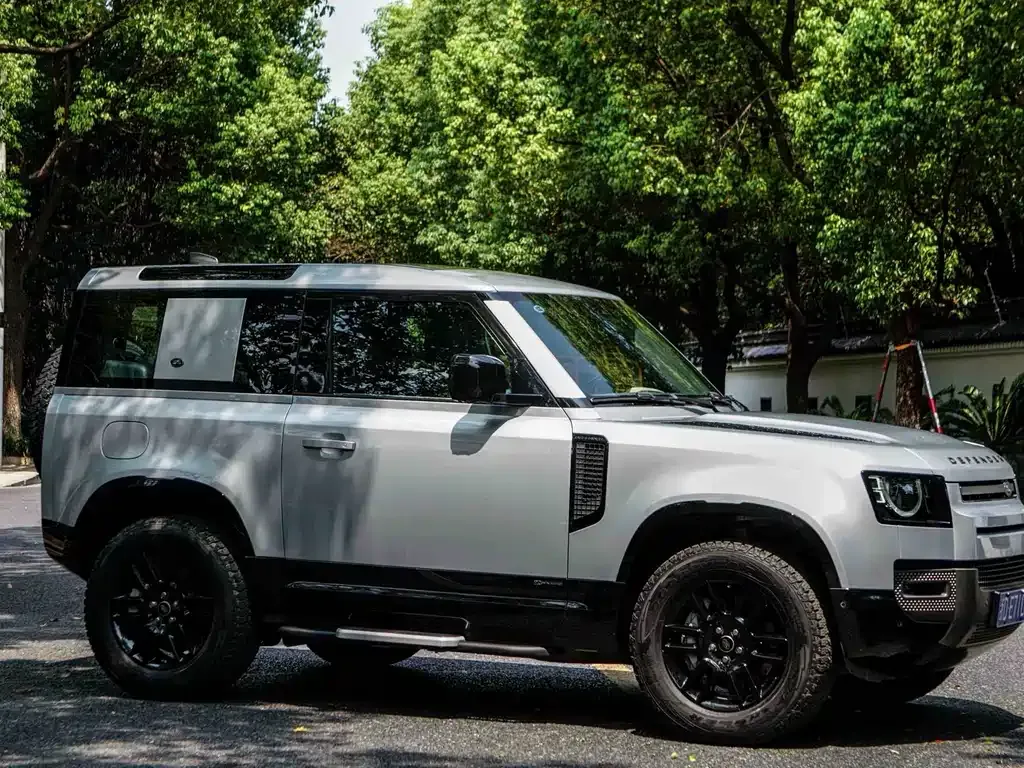 Land Rover Defender — фото 10
