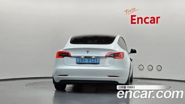 Tesla Model 3 — фото 3