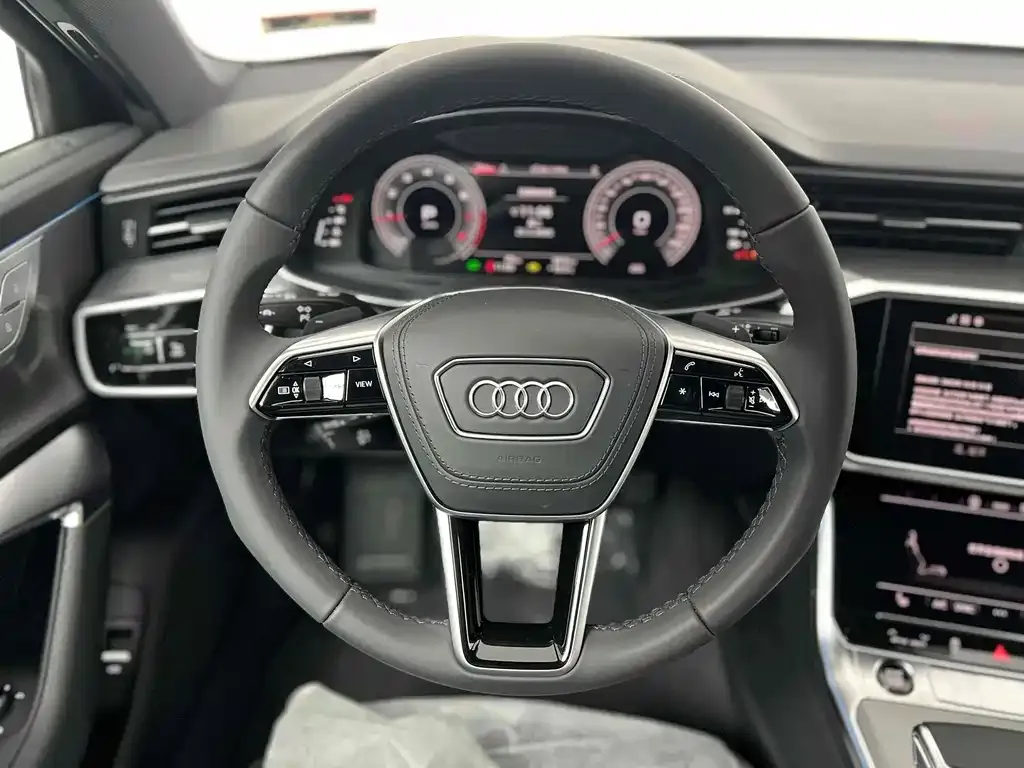 Audi A6L — фото 6