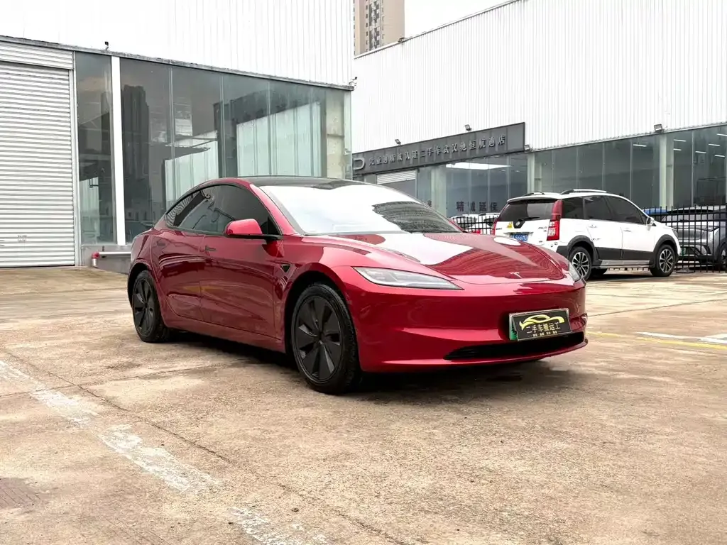 Tesla Model 3 — фото 6