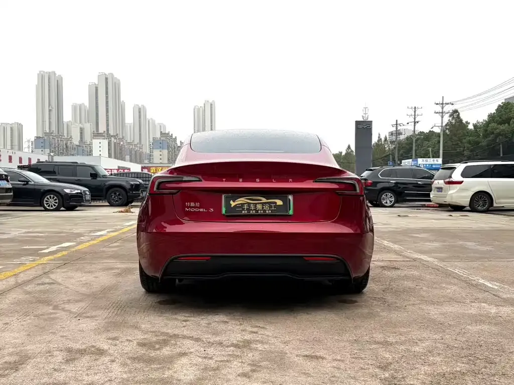 Tesla Model 3 — фото 3