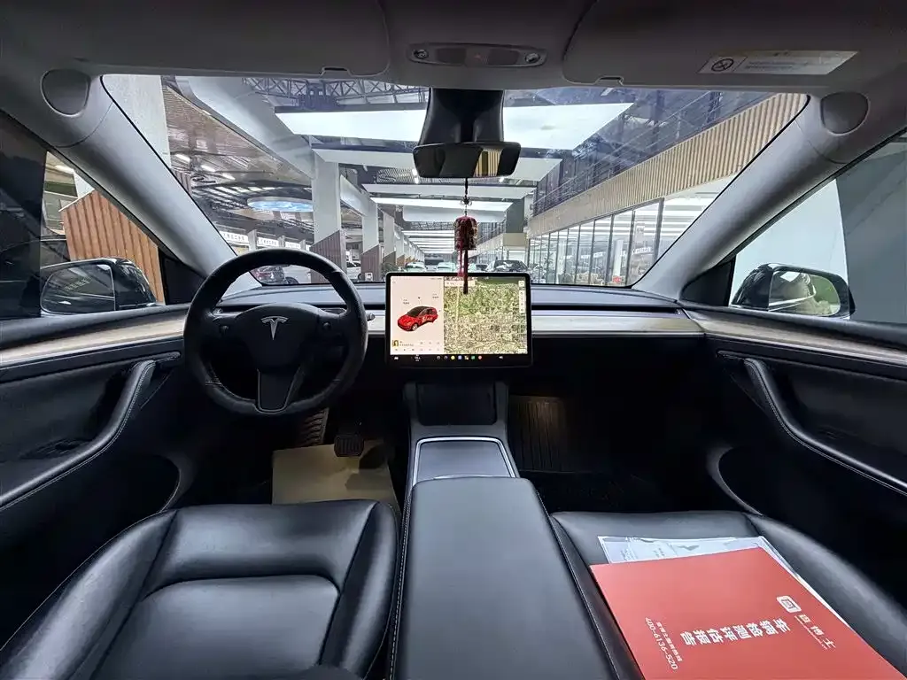 Tesla Model Y — фото 9