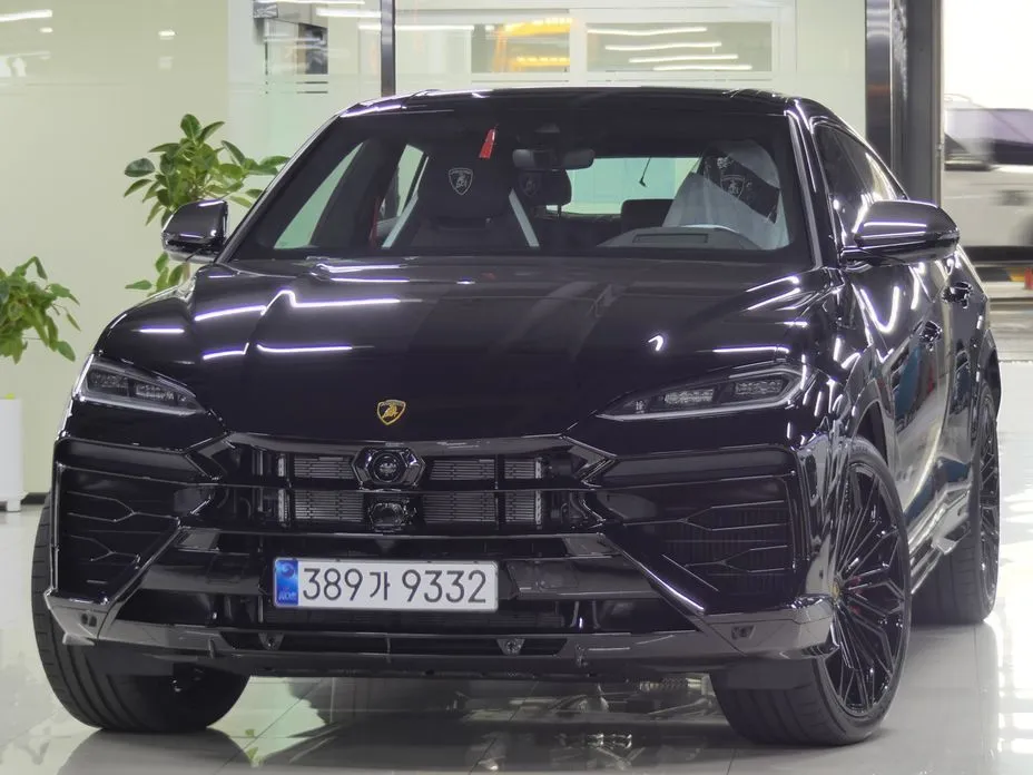 Lamborghini Urus — фото 1