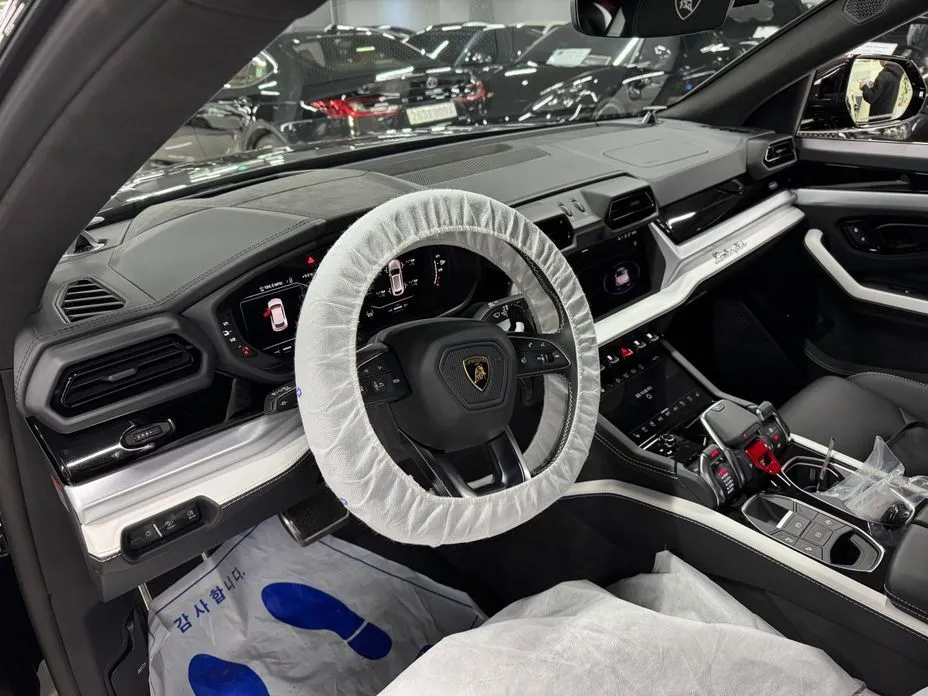 Lamborghini Urus — фото 10