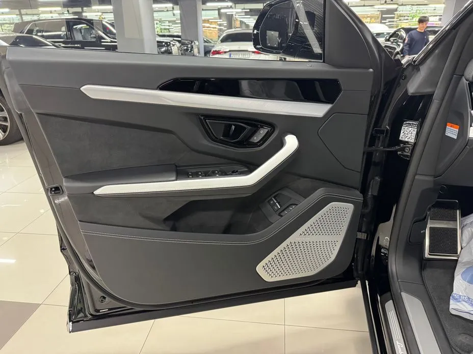Lamborghini Urus — фото 6