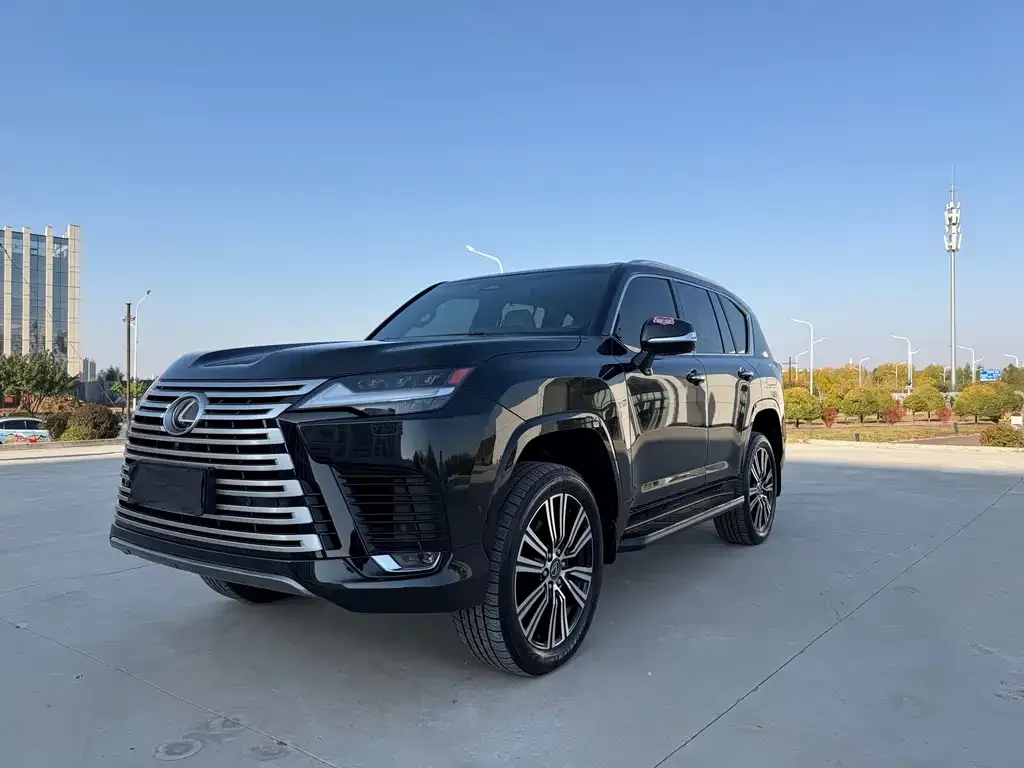 Lexus LX — фото 1