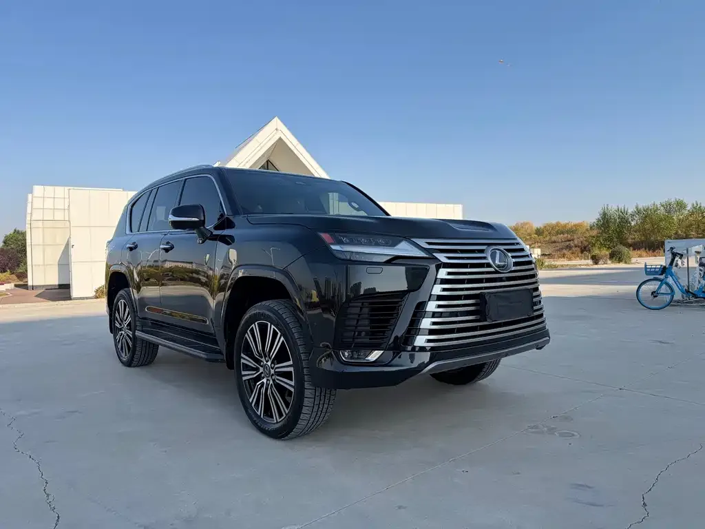 Lexus LX — фото 8