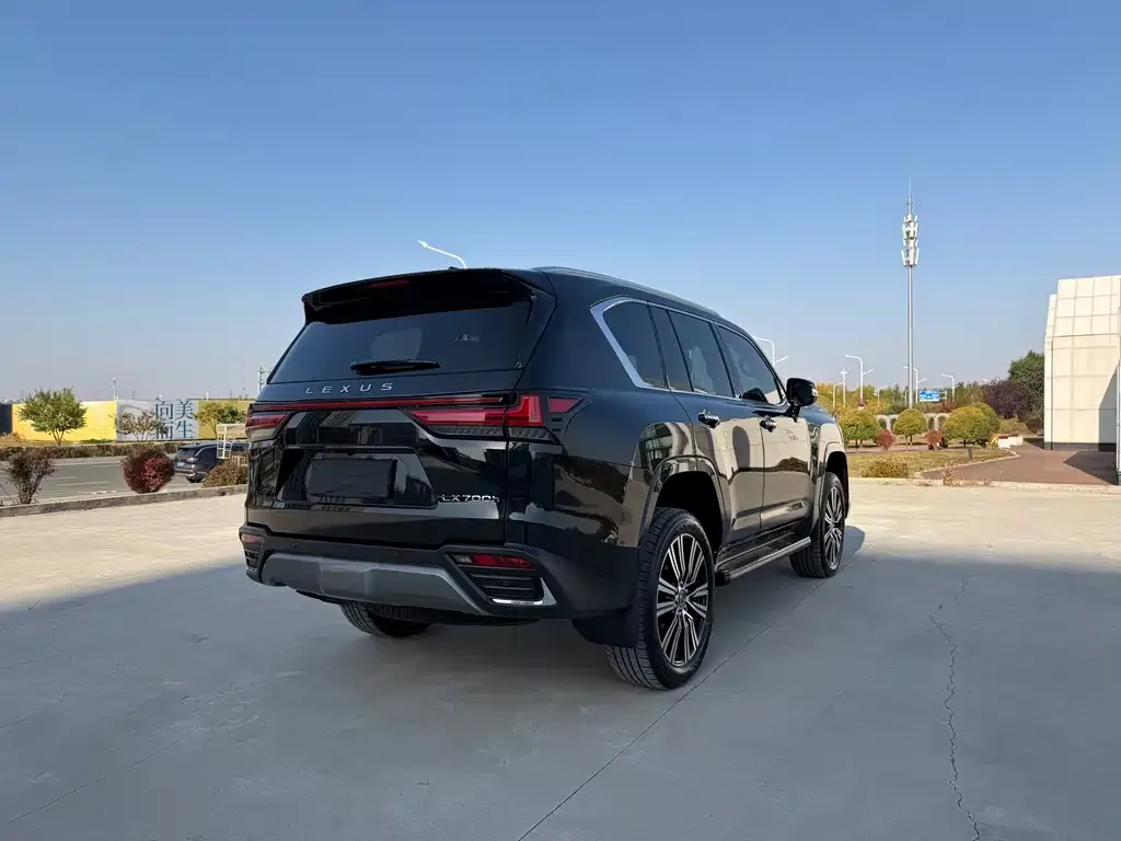Lexus LX — фото 7
