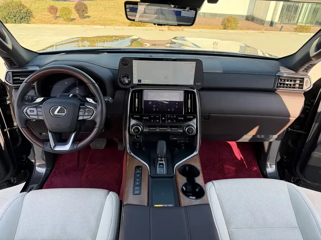 Lexus LX — фото 10