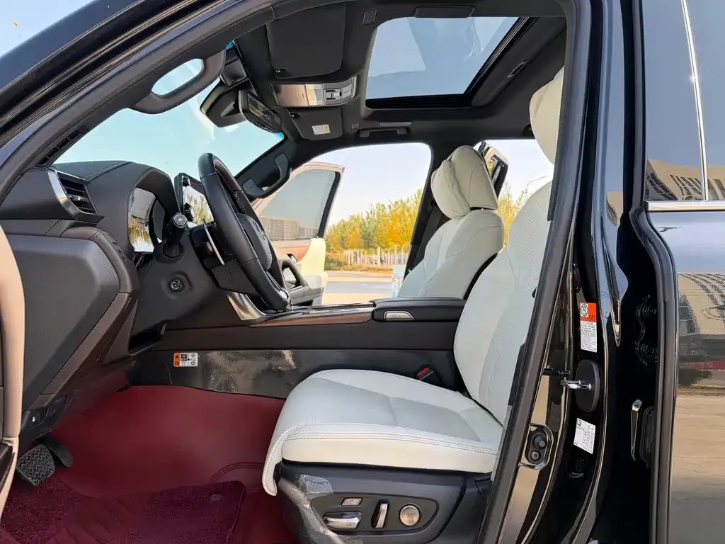 Lexus LX — фото 2