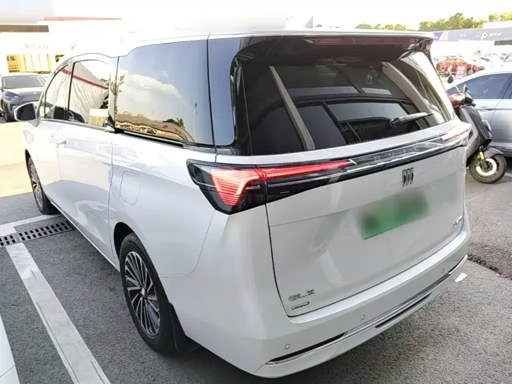 Buick GL8 Hybrid — фото 10