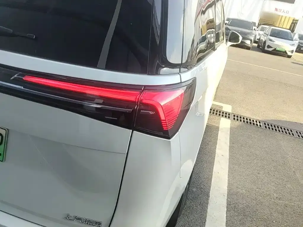 Buick GL8 Hybrid — фото 7