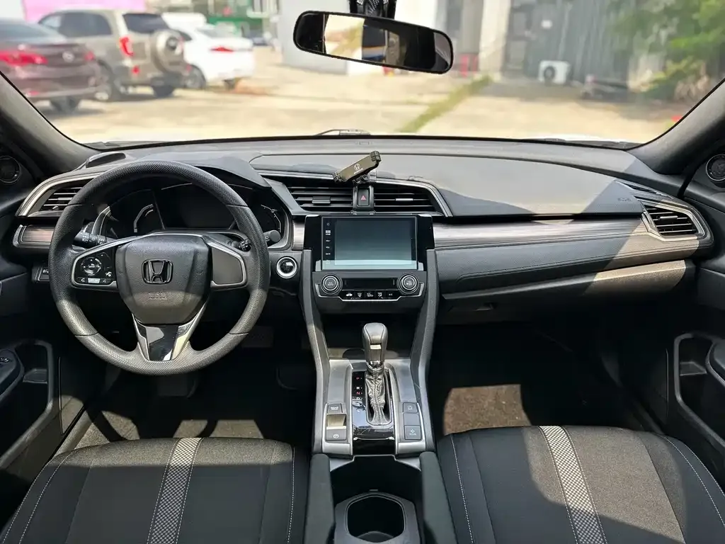 Honda Civic — фото 8
