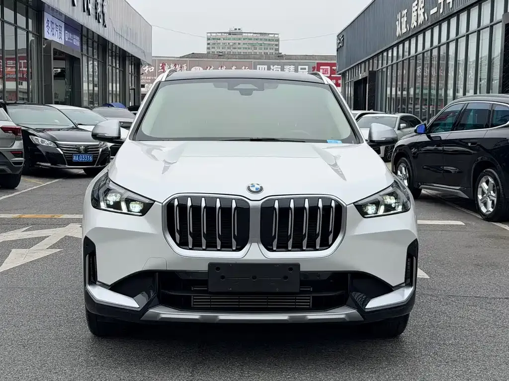 BMW X1 — фото 8