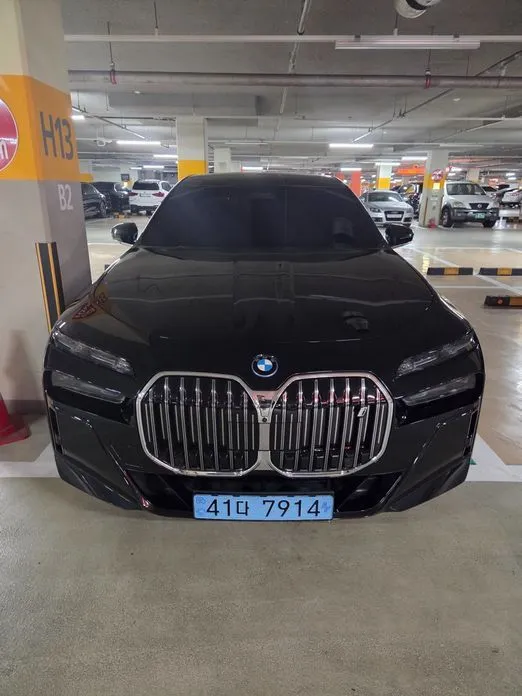 BMW i7 — фото 1