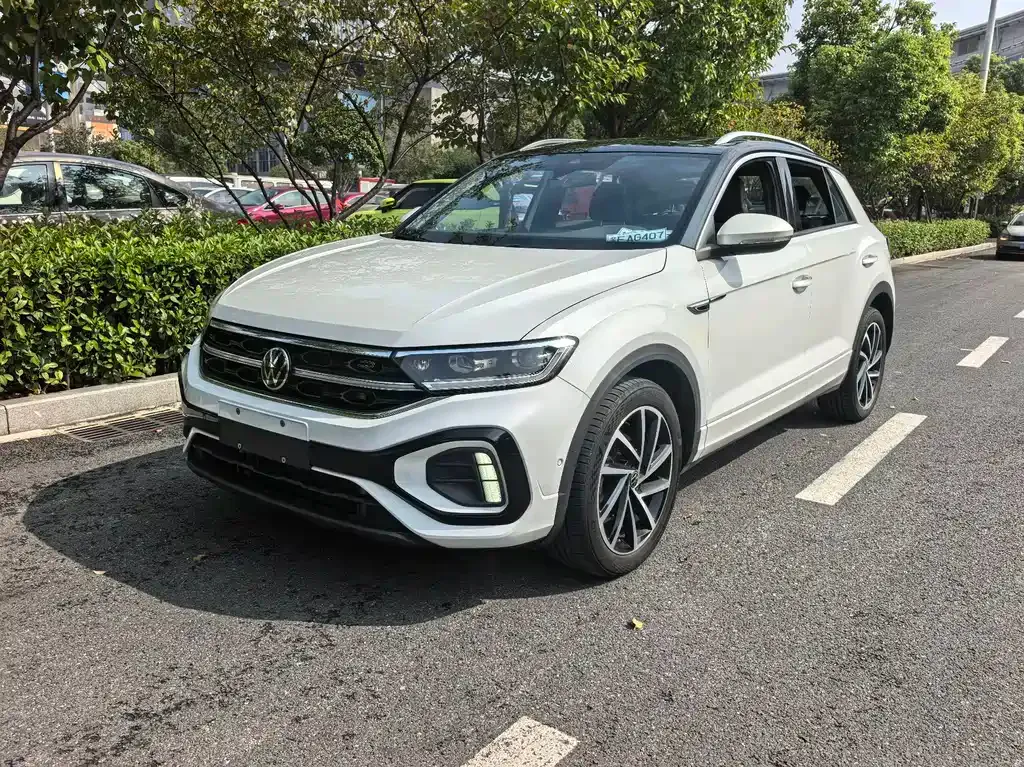 Volkswagen T-Roc — фото 1