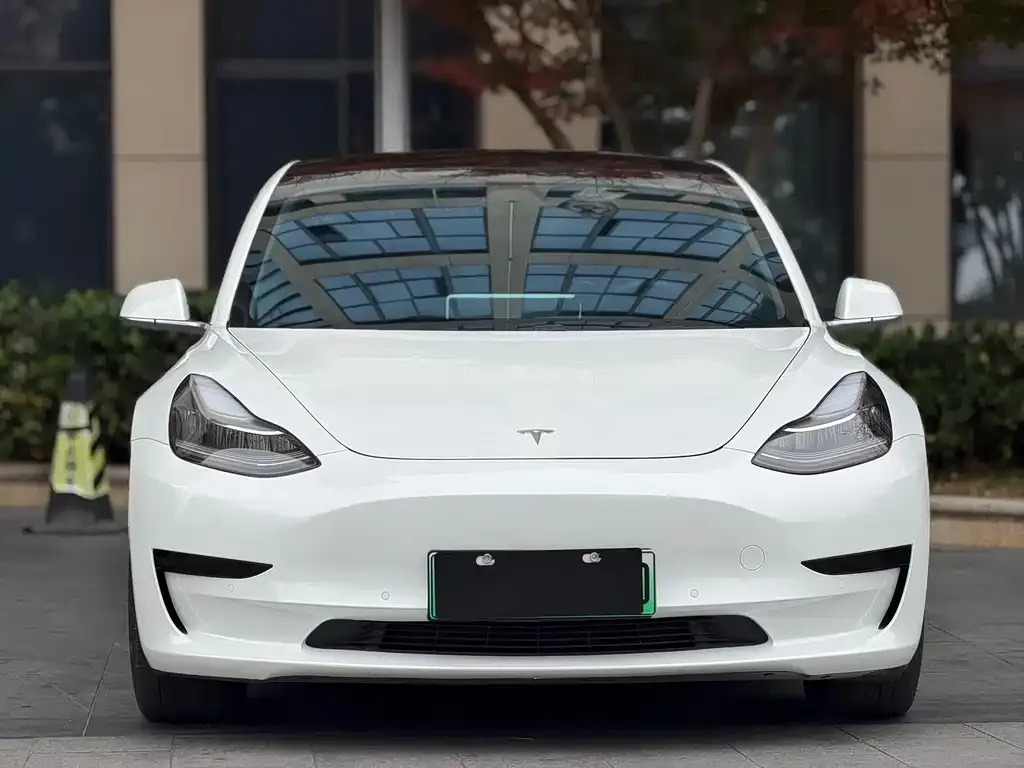 Tesla Model 3 — фото 8