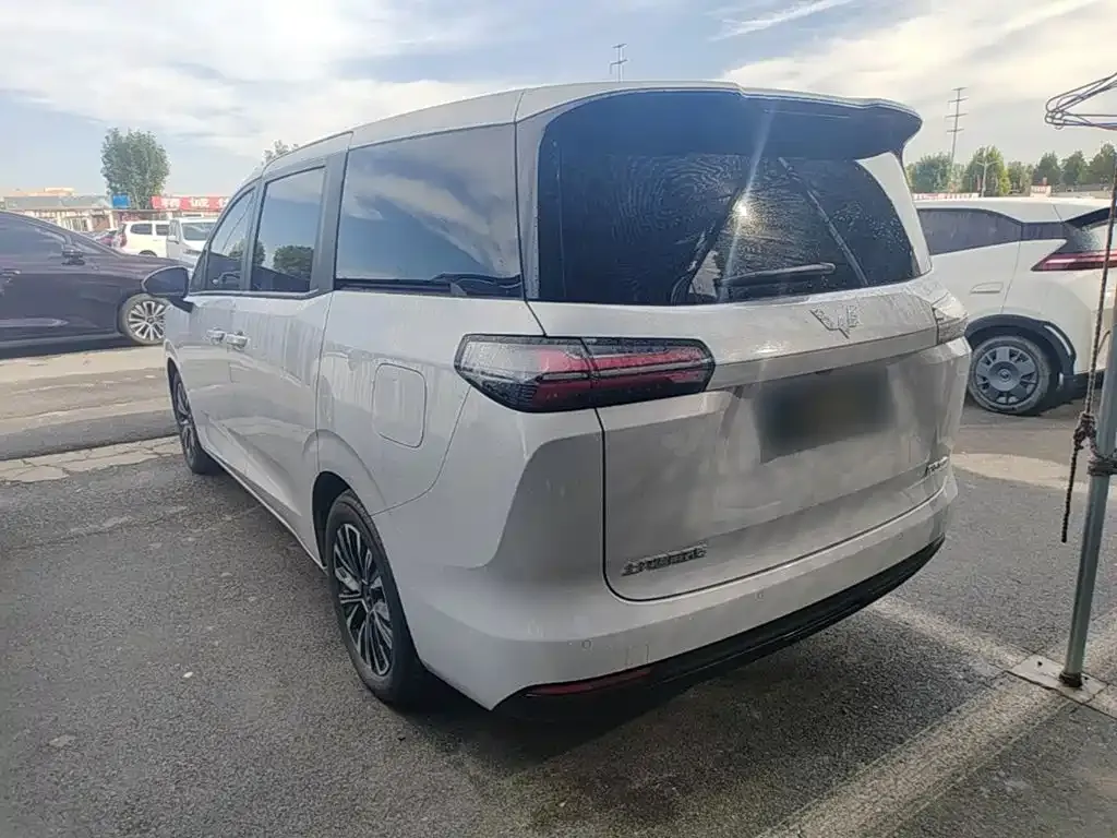 Wuling Xingguang 730 New Energy — фото 9