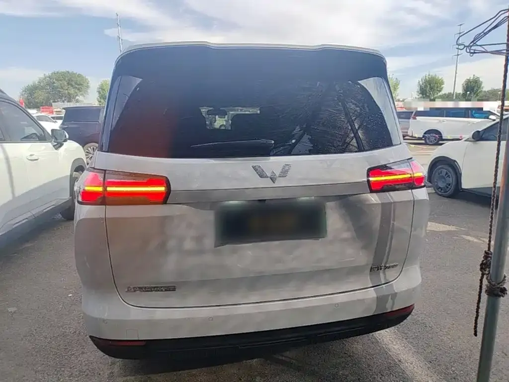 Wuling Xingguang 730 New Energy — фото 2