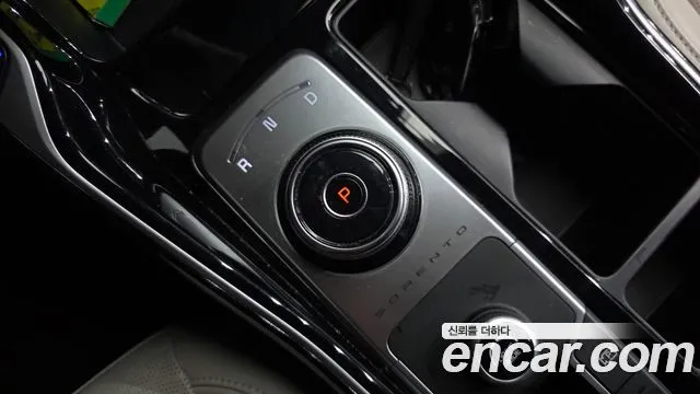 Kia Sorento — фото 8