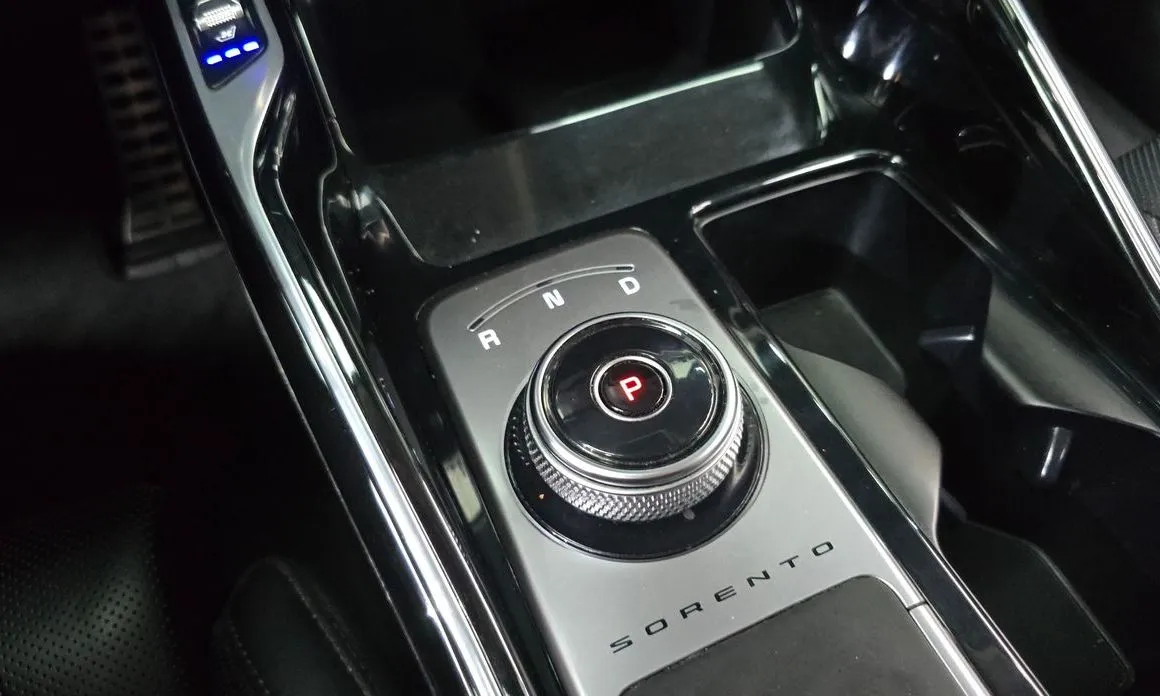 Kia Sorento — фото 6