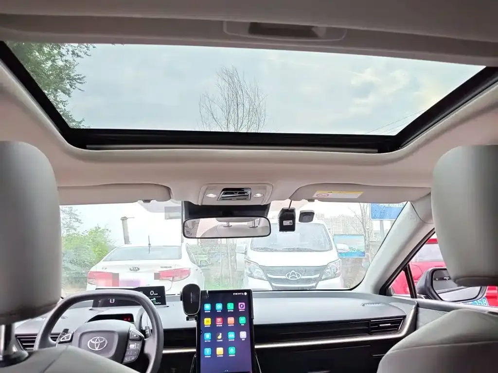Toyota bZ3 — фото 7
