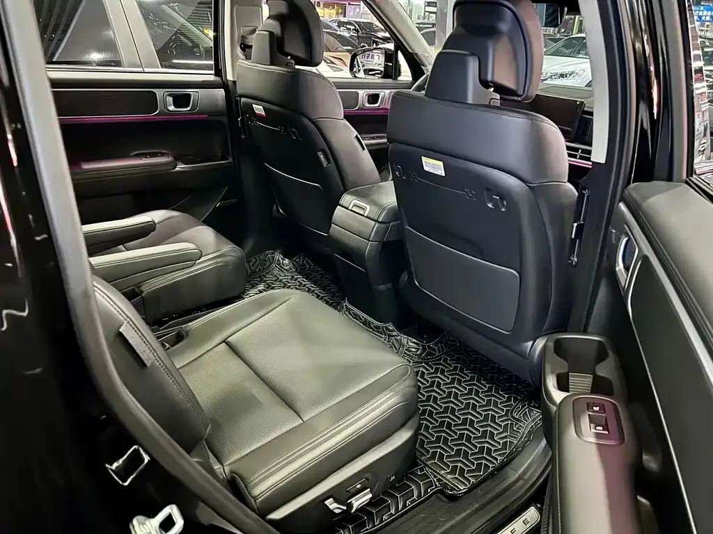 Hyundai Santa Fe — фото 10