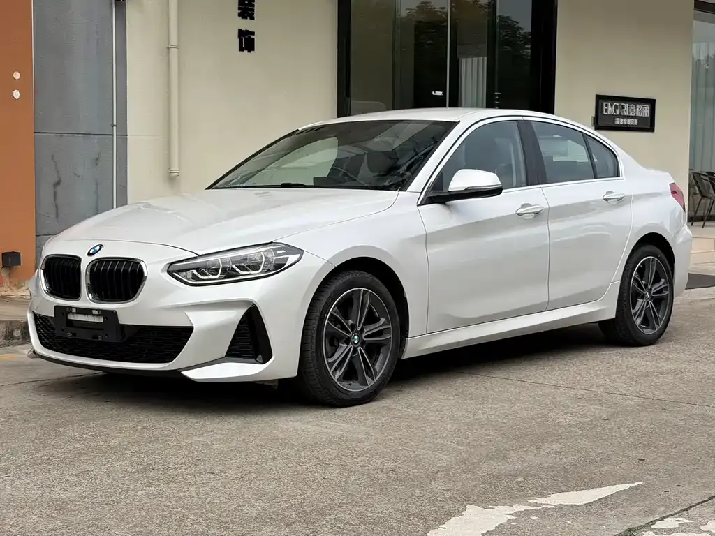BMW 1 Series — фото 1