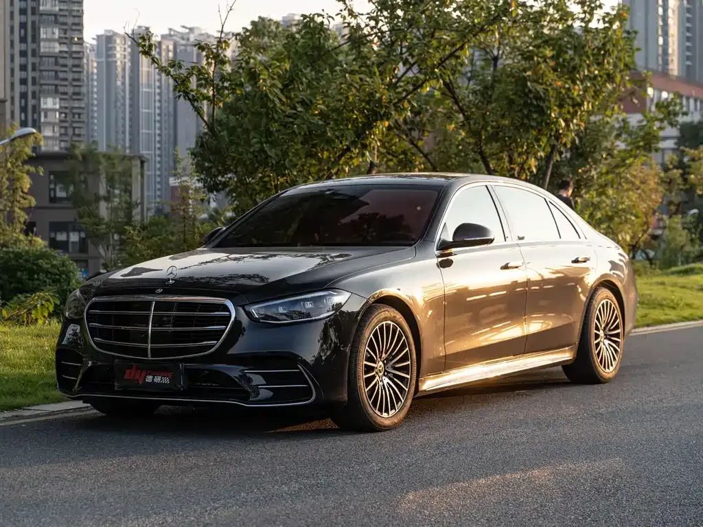 Mercedes-Benz S-Class — фото 1