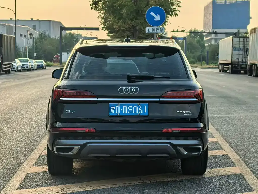 Audi Q7 — фото 5