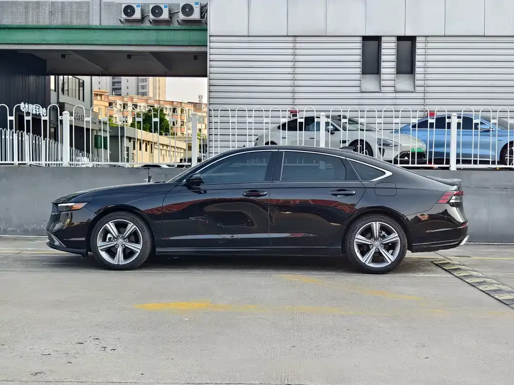 Honda Accord — фото 4