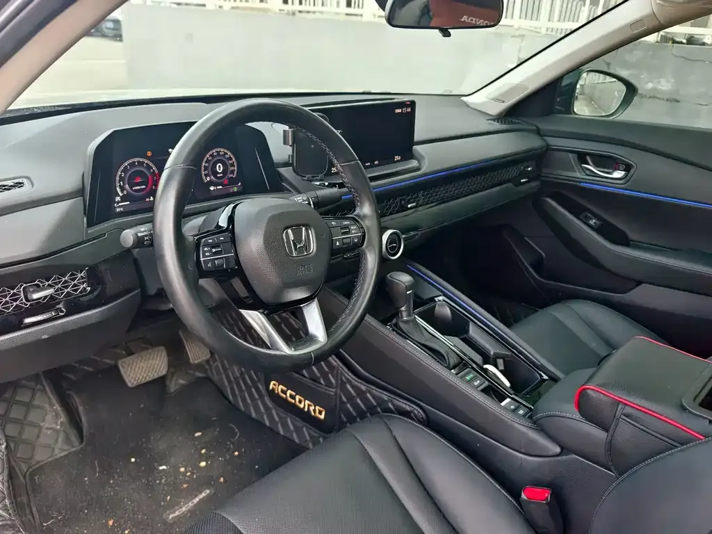 Honda Accord — фото 8