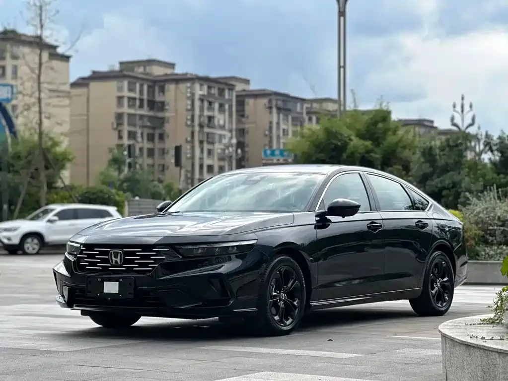 Honda Accord — фото 1
