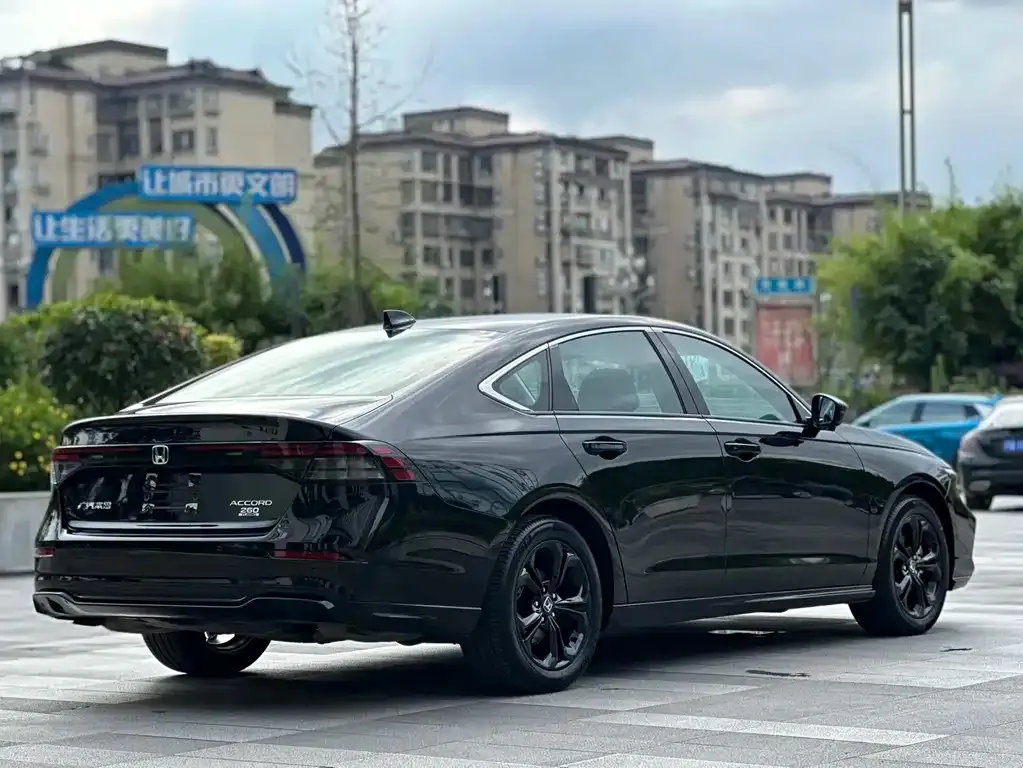 Honda Accord — фото 4