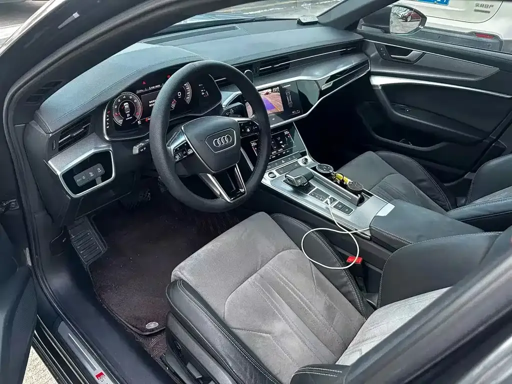 Audi A6L — фото 2