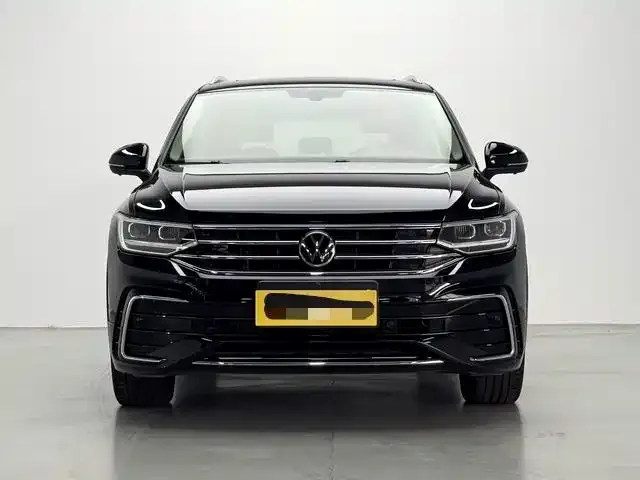 Volkswagen Tiguan L — фото 2