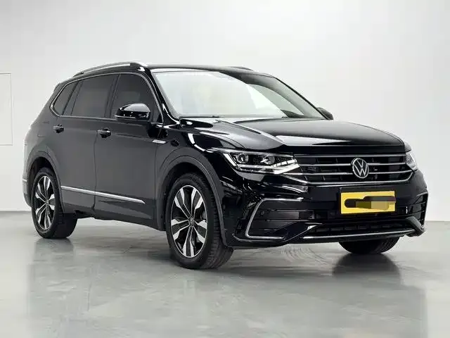 Volkswagen Tiguan L — фото 9