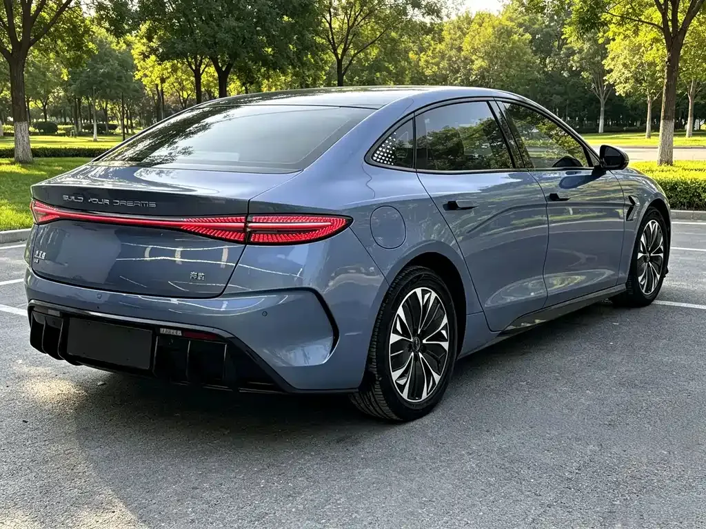 BYD Seal — фото 7