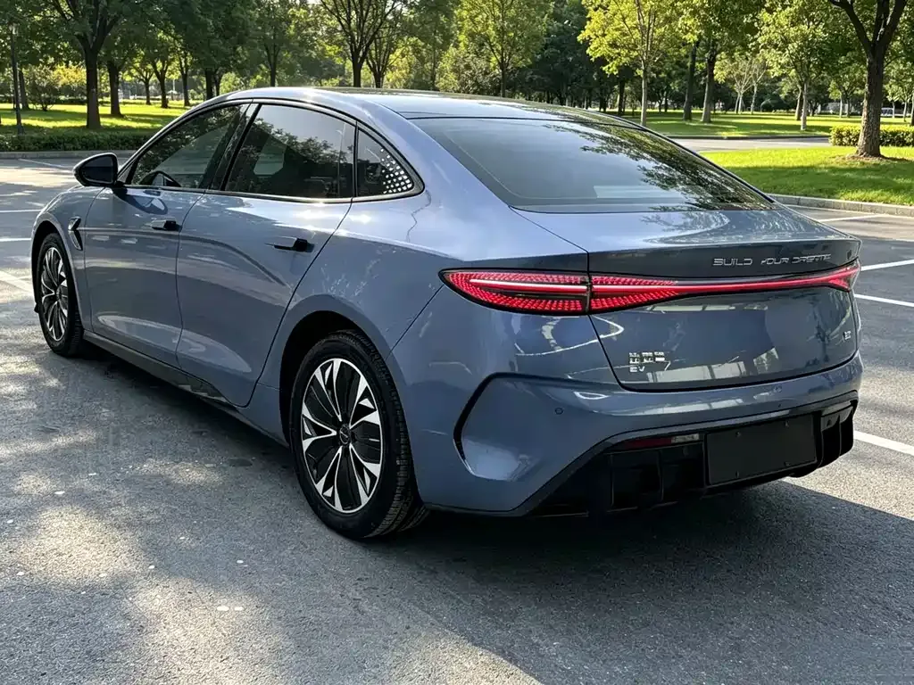 BYD Seal — фото 9