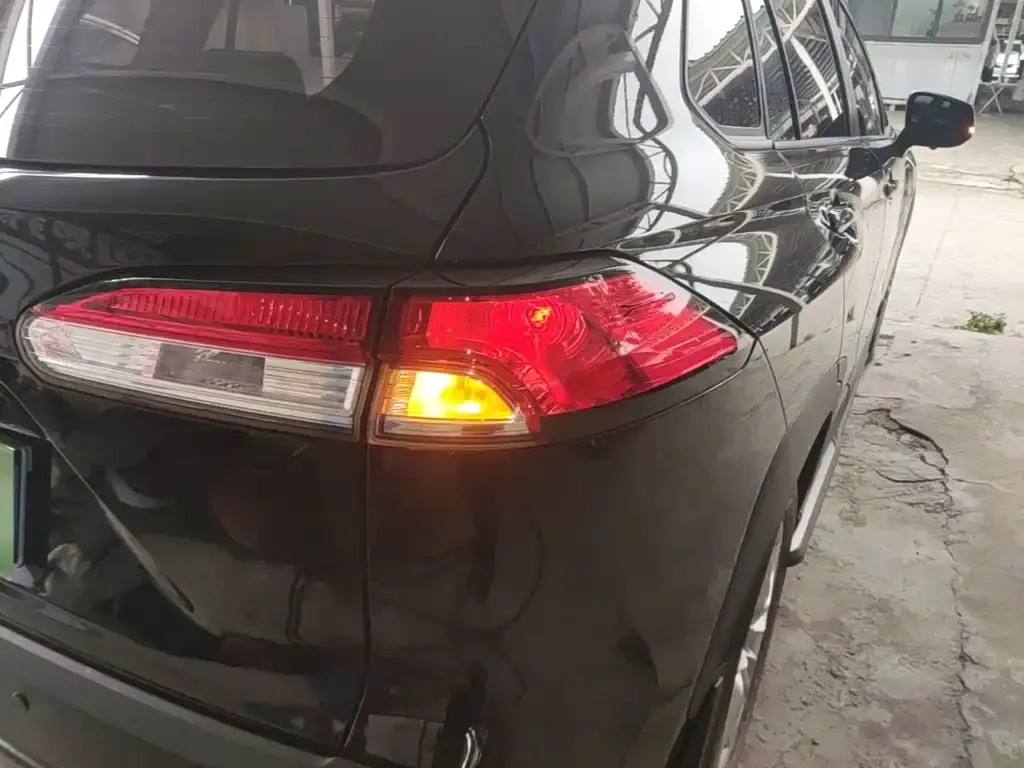 Toyota Corolla Cross — фото 3
